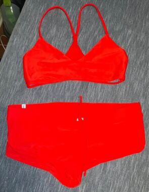 Body Glove 2 piece boyshort swimsuit  (Med)